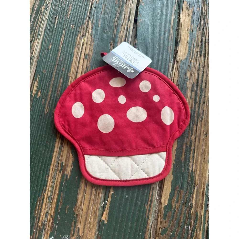 Home Collection Red Mushroom Polka Dot Cotton Pot Mitt Kitchen Pot Holder NWT